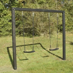 Keinuteline Nordic Play Active Alma, musta/petsattu, 2 mustaa keinunistuinta