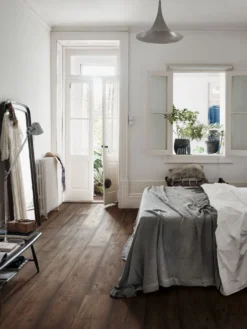 Laminaatti Pergo Living Expression Lillehammer 4V Mature Brown Oak 2,048 m²/pkt