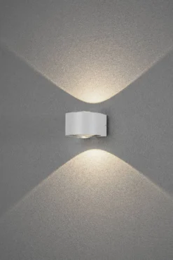 LED-seinävalaisin Konstsmide Gela 2x6W ylös/alas valkoinen