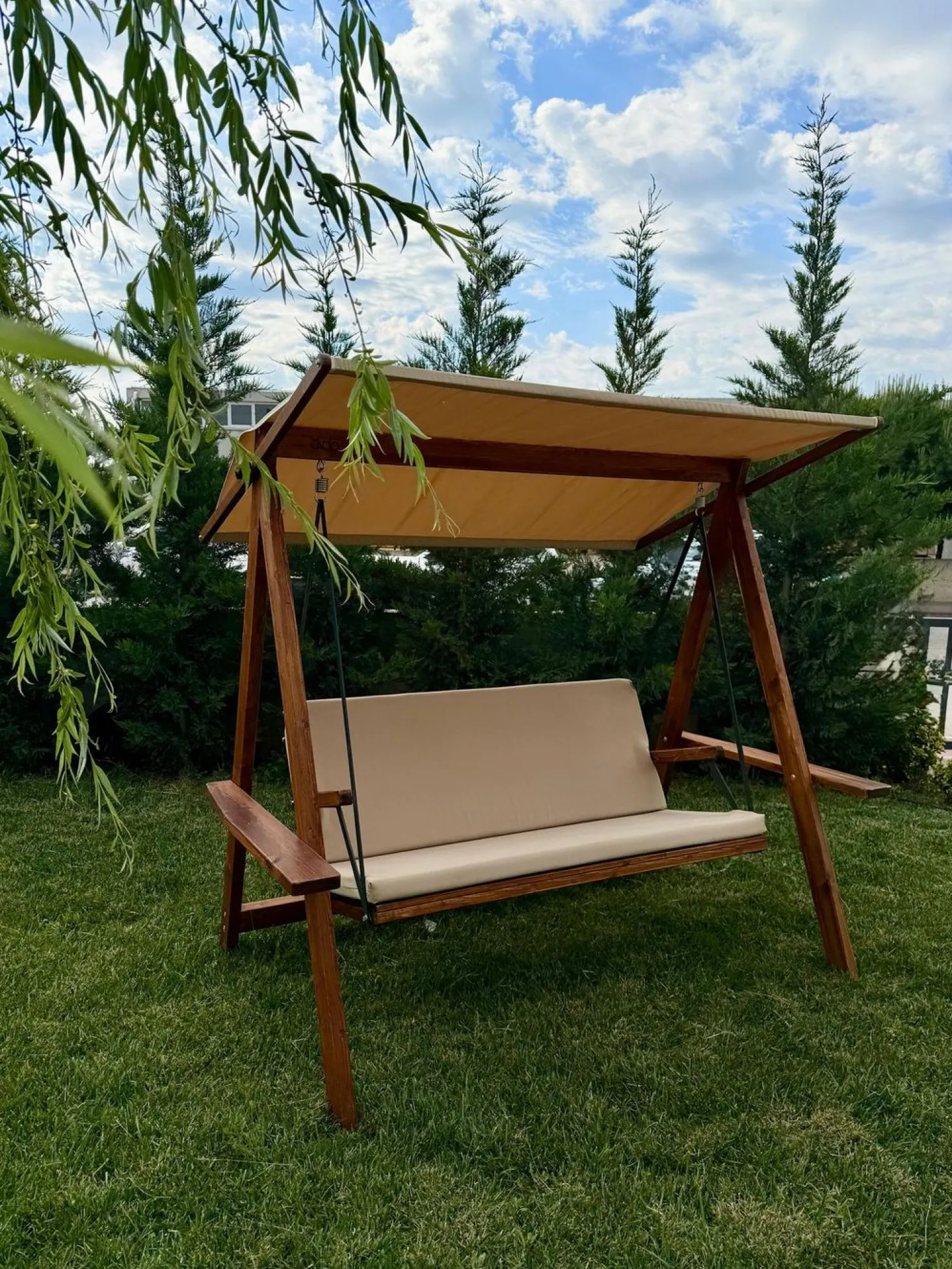 Pihakeinu Linento Garden Riva 2100, 3-istuttava, camel