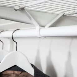 Vaatetangon kannatin Norscan Roller Wall System lankahyllyn alle valkoinen