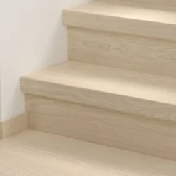 Vinyyliporrassuoja Pergo Medium Plank, 2kpl