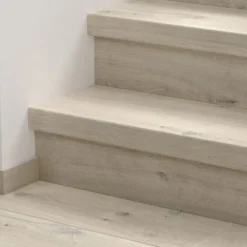 Vinyyliporrassuoja Pergo Medium Plank, 2kpl